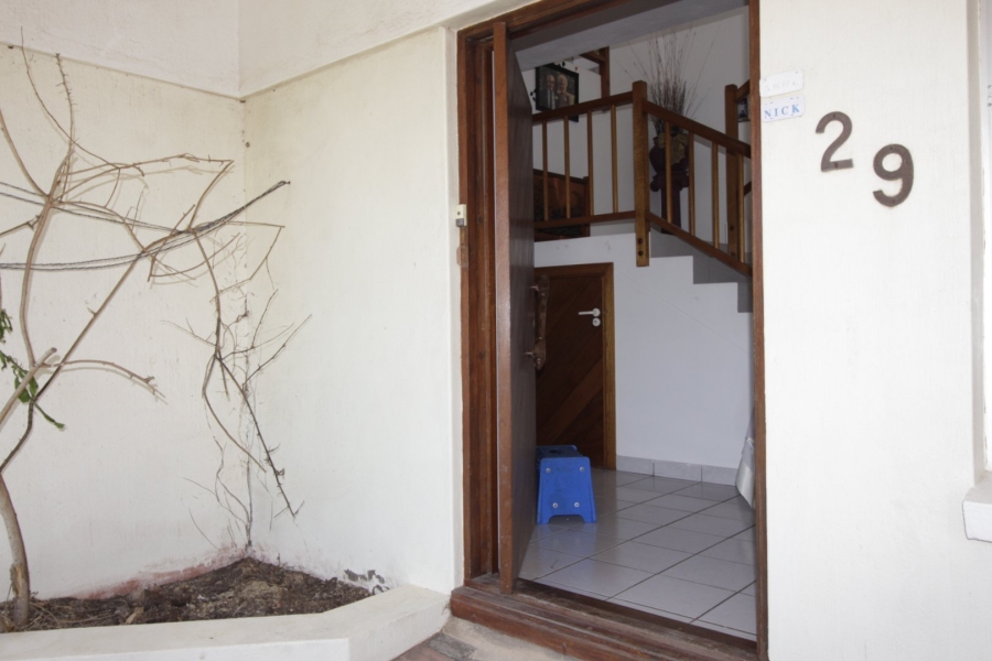 5 Bedroom Property for Sale in Wavecrest Eastern Cape